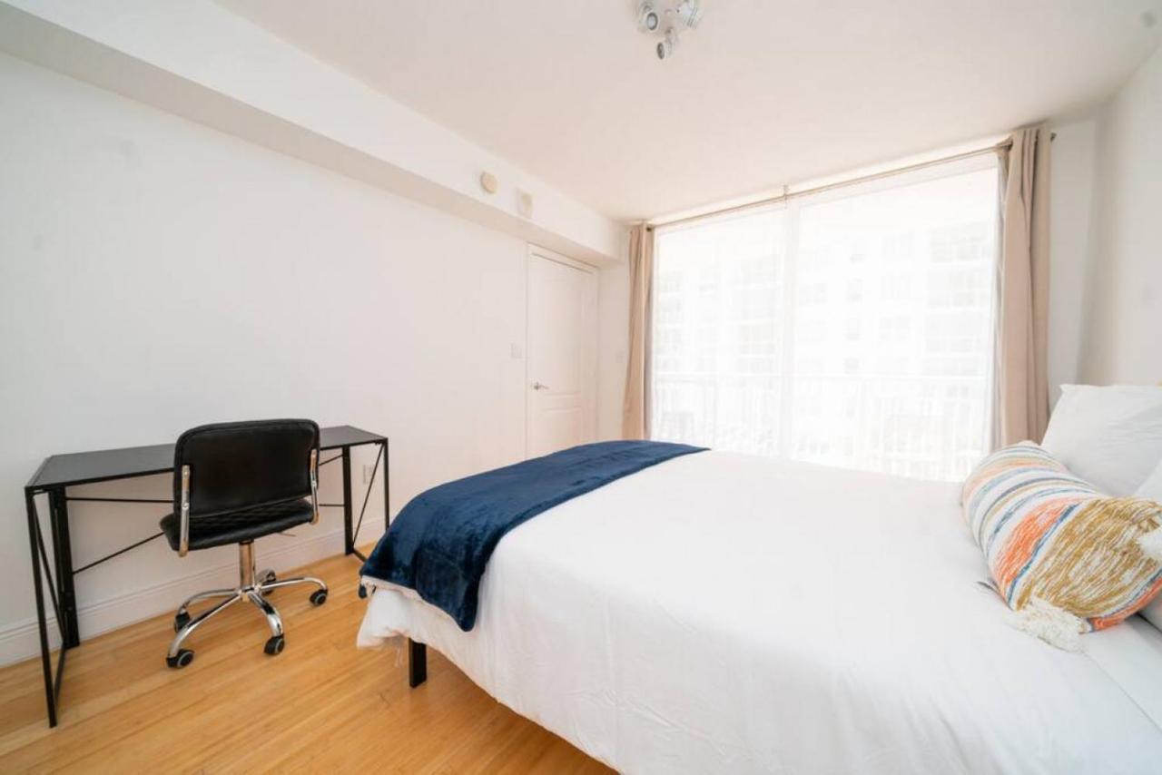 2bed 2 Bath Airbnb Friendly Building With Pool, Hot Tub, And Gym