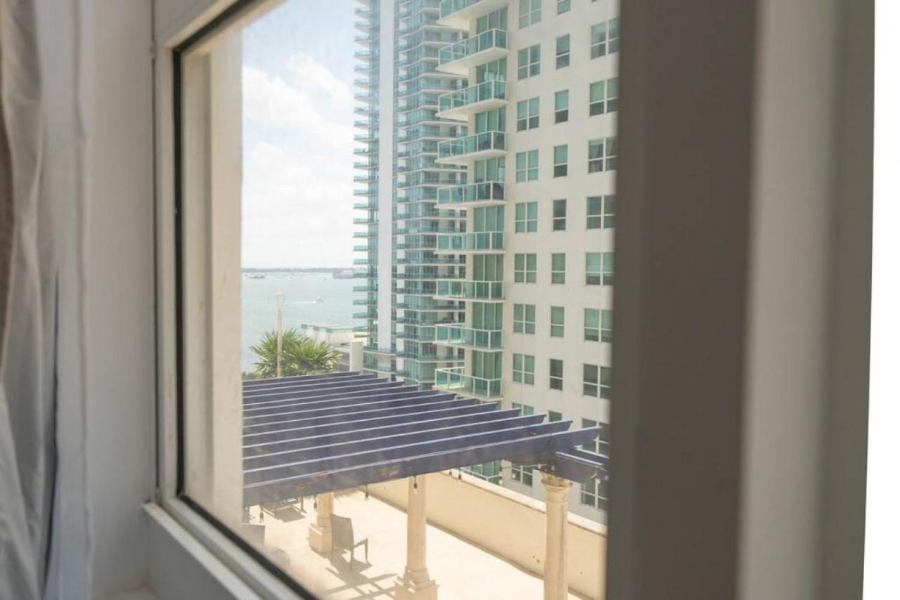 2bed 2 Bath Airbnb Friendly Building With Pool, Hot Tub, And Gym Holiday home Miami