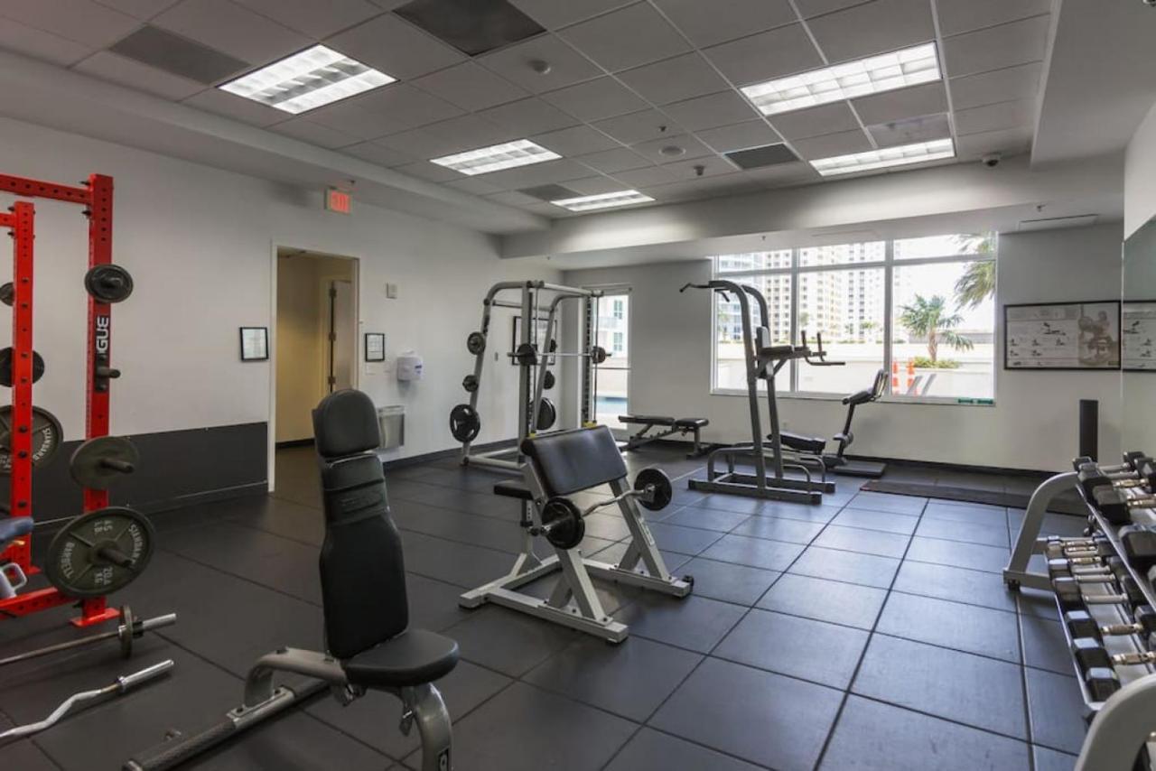 Holiday home 2bed 2 Bath Airbnb Friendly Building With Pool, Hot Tub, And Gym Miami