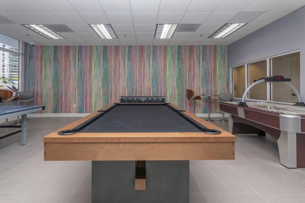 2bed 2 Bath Airbnb Friendly Building With Pool, Hot Tub, And Gym Miami